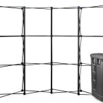 Juoda „Pro“ magnetinė iššokanti sienelė 3x4 arkos formos vitrinoje